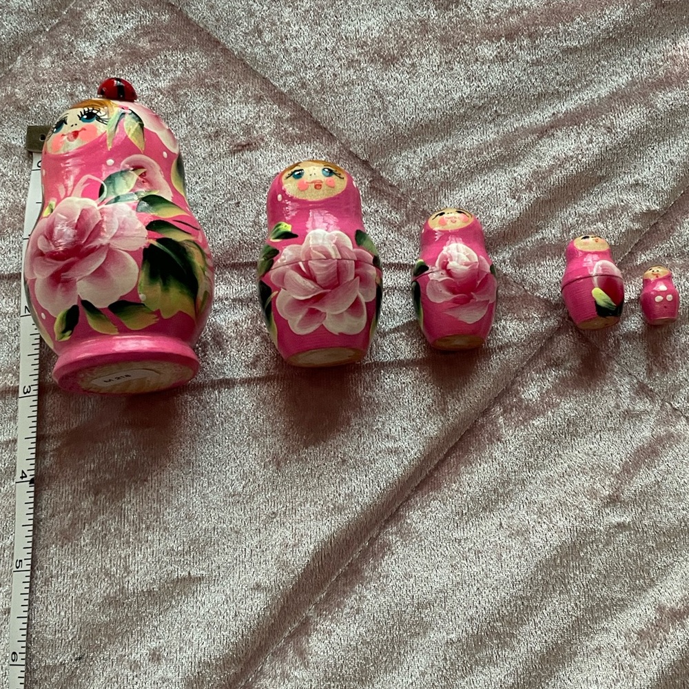 Adorable Nesting Dolls - Picture 4 of 10